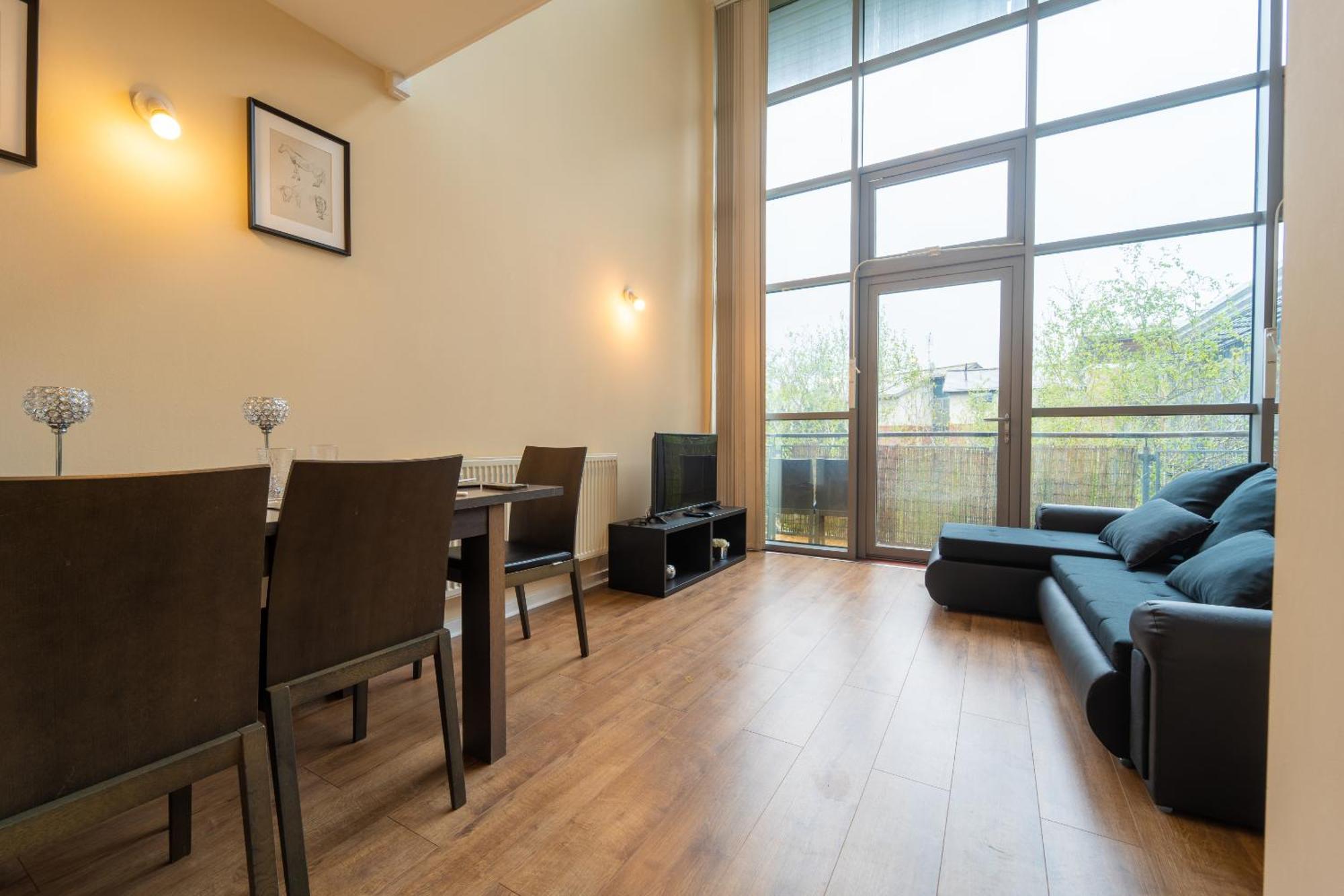Luxury 2 Bed Apartment - Near Heathrow, Legoland, Windsor Slough Exterior photo